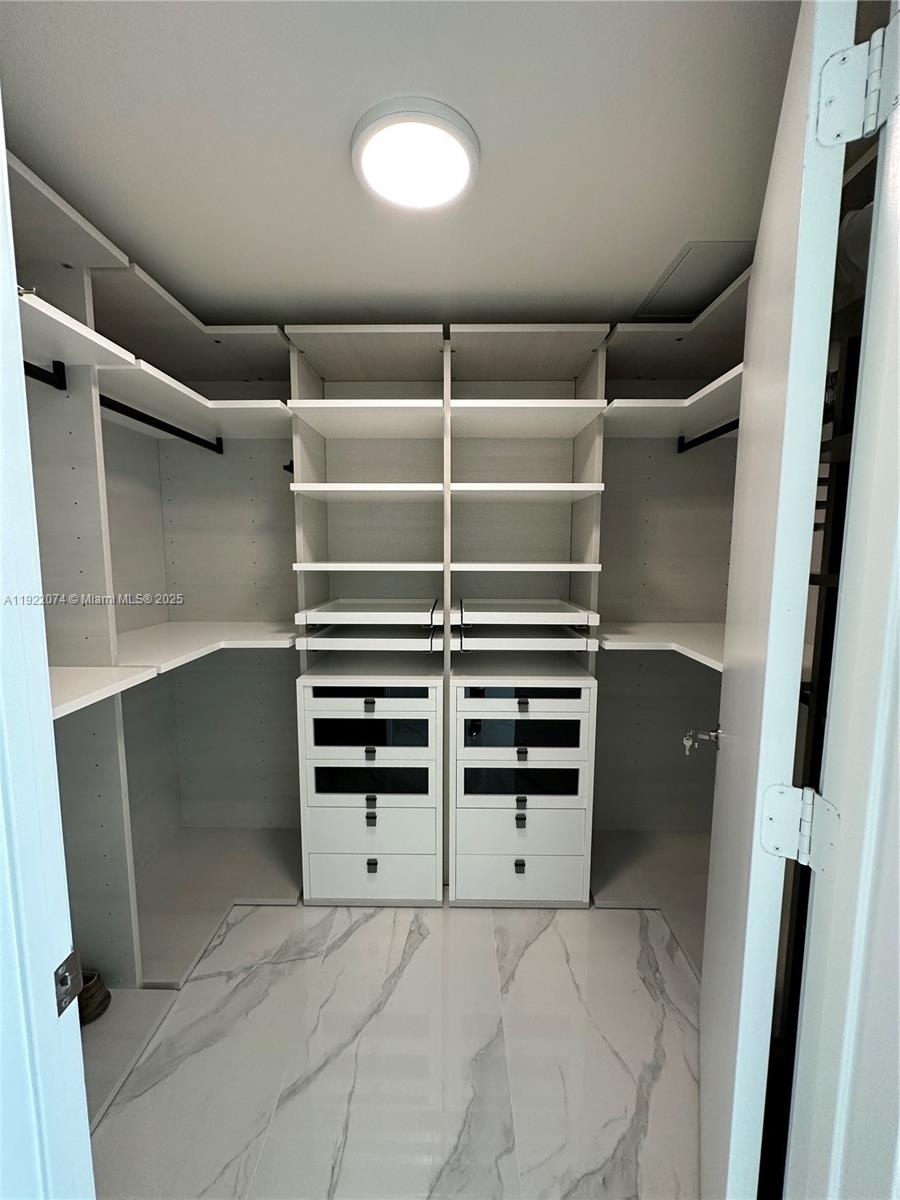 See details 5-2002 3 / 4 1892 sq. ft. $ 2025-11-28 0 Photo