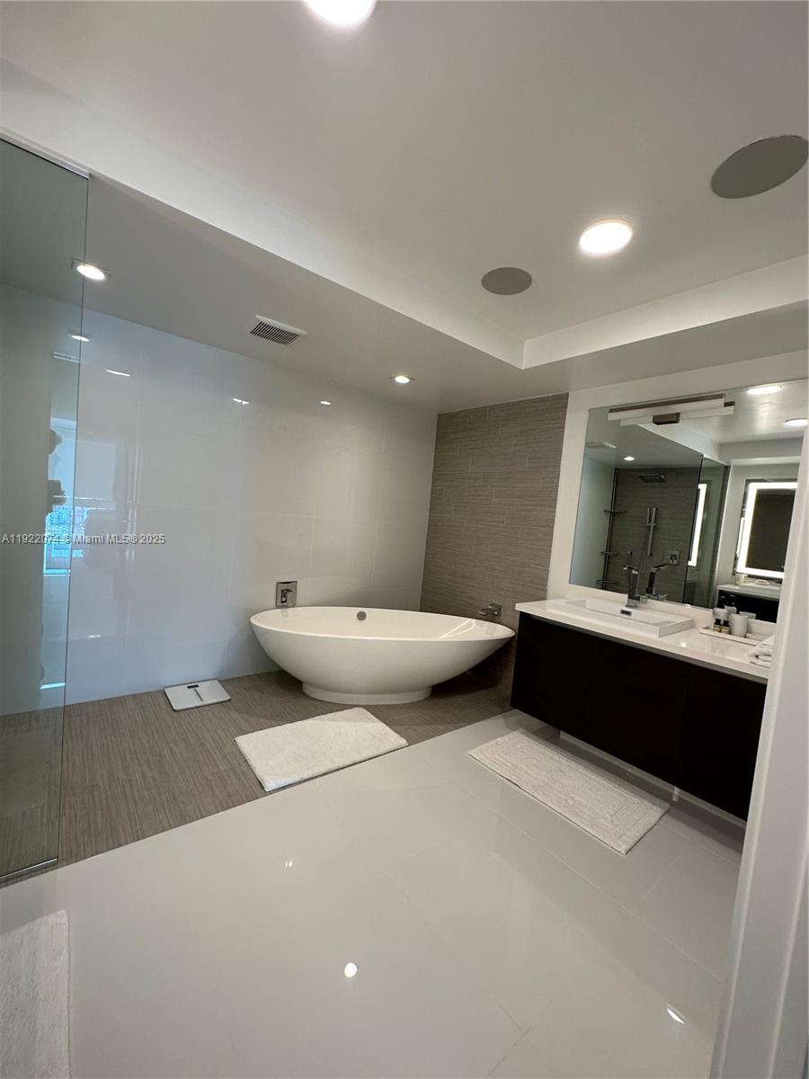 See details 5-2002 3 / 4 1892 sq. ft. $ 2025-11-28 0 Photo