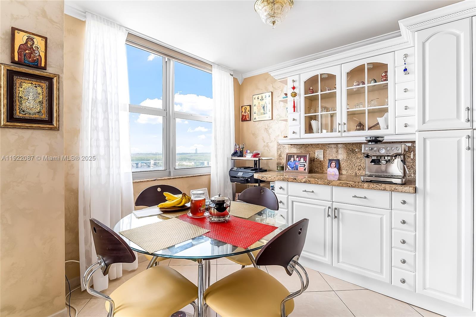 1704 3 / 3 1890 sq. ft. $ 2025-11-28 0 Photo