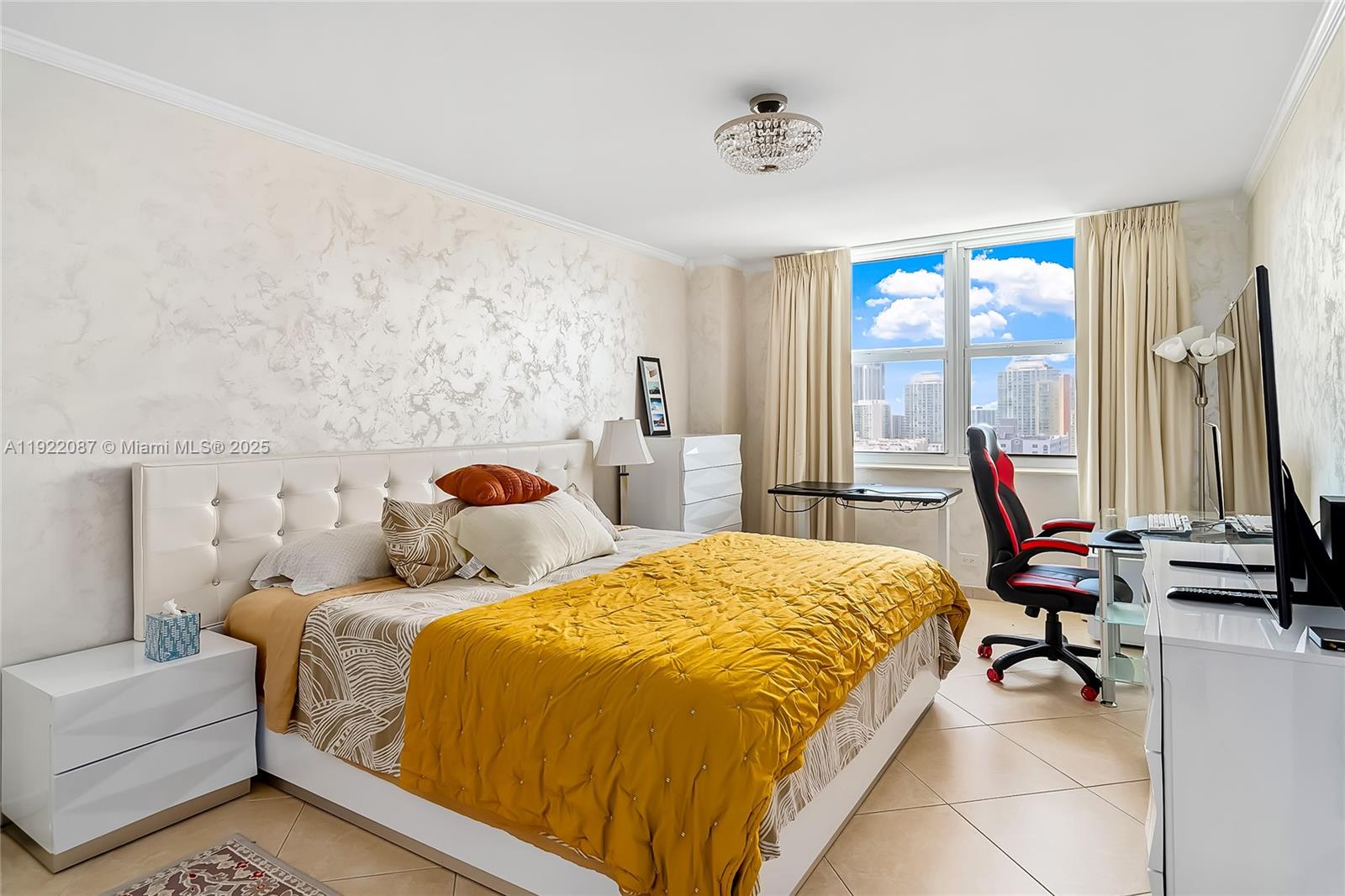 1704 3 / 3 1890 sq. ft. $ 2025-11-28 0 Photo