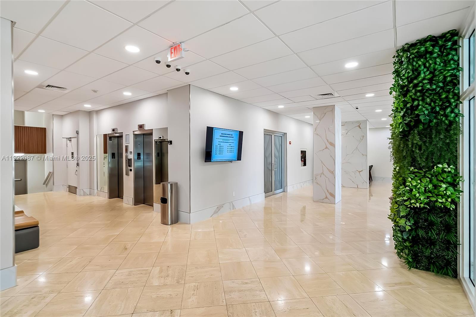 1704 3 / 3 1890 sq. ft. $ 2025-11-28 0 Photo