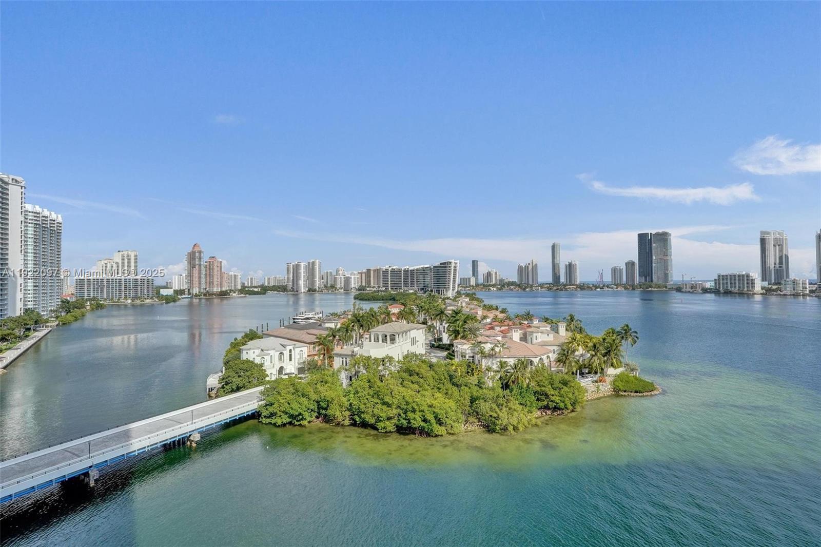 1007 2 / 2 2120 sq. ft. $ 2025-11-28 0 foto