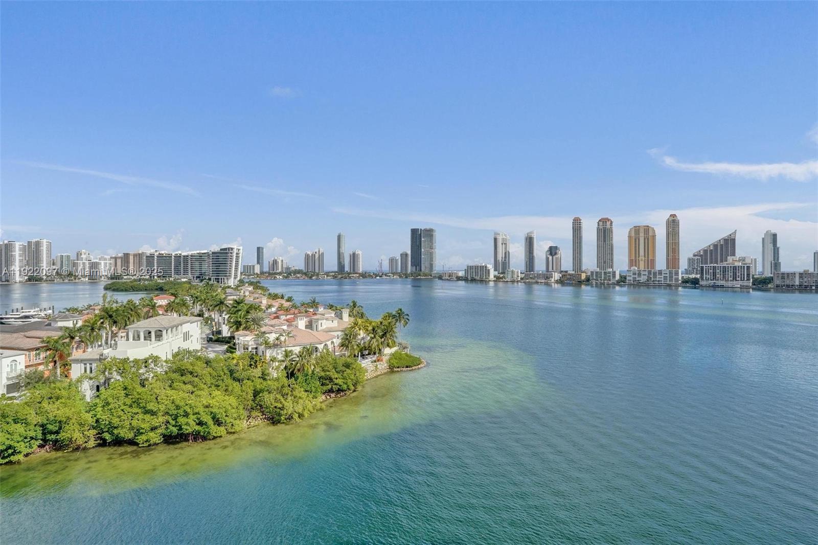 1007 2 / 2 2120 sq. ft. $ 2025-11-28 0 foto