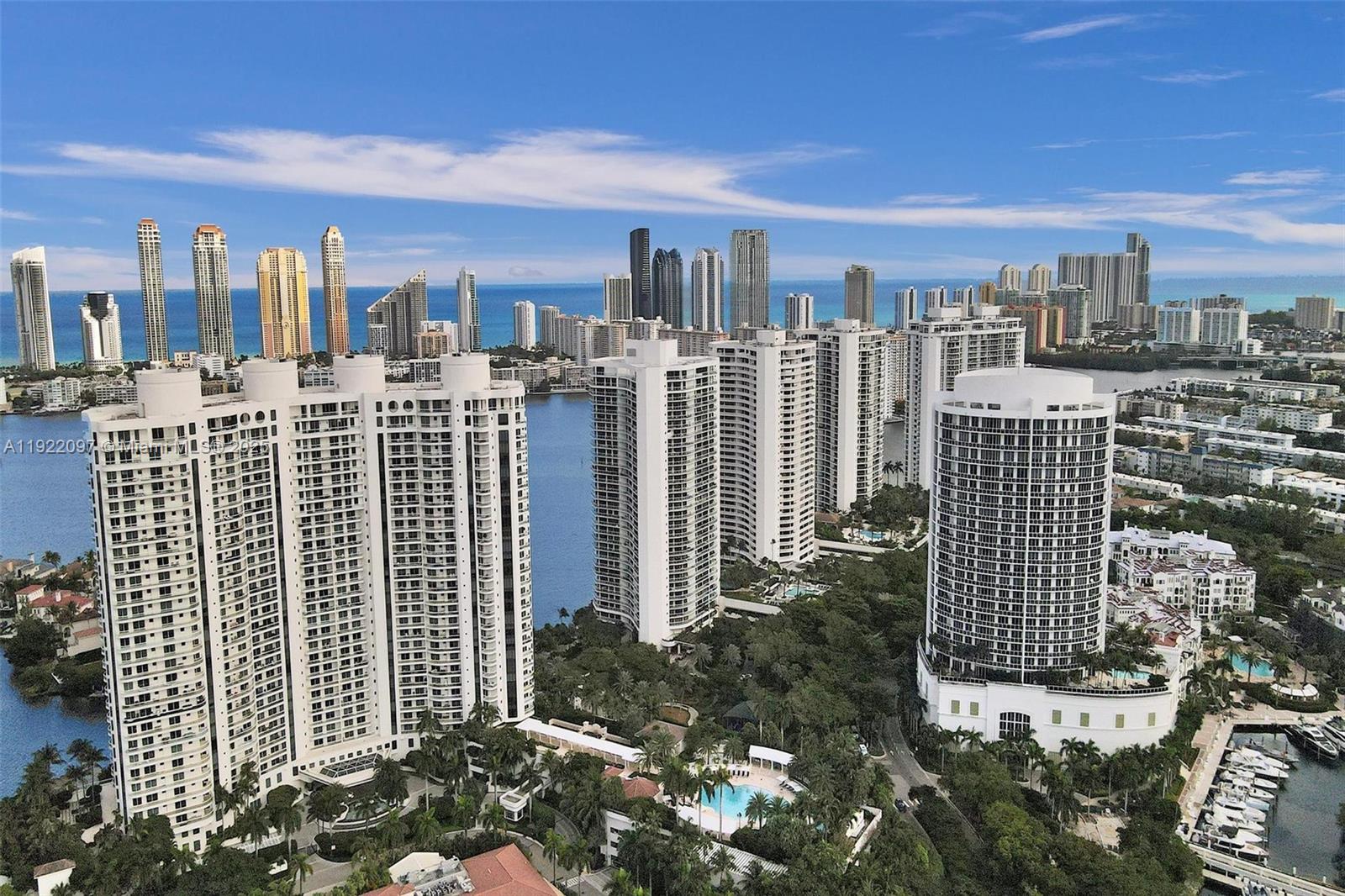 1007 2 / 2 2120 sq. ft. $ 2025-11-28 0 foto