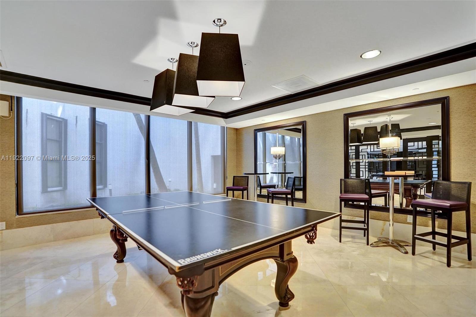 1007 2 / 2 2120 sq. ft. $ 2025-11-28 0 foto