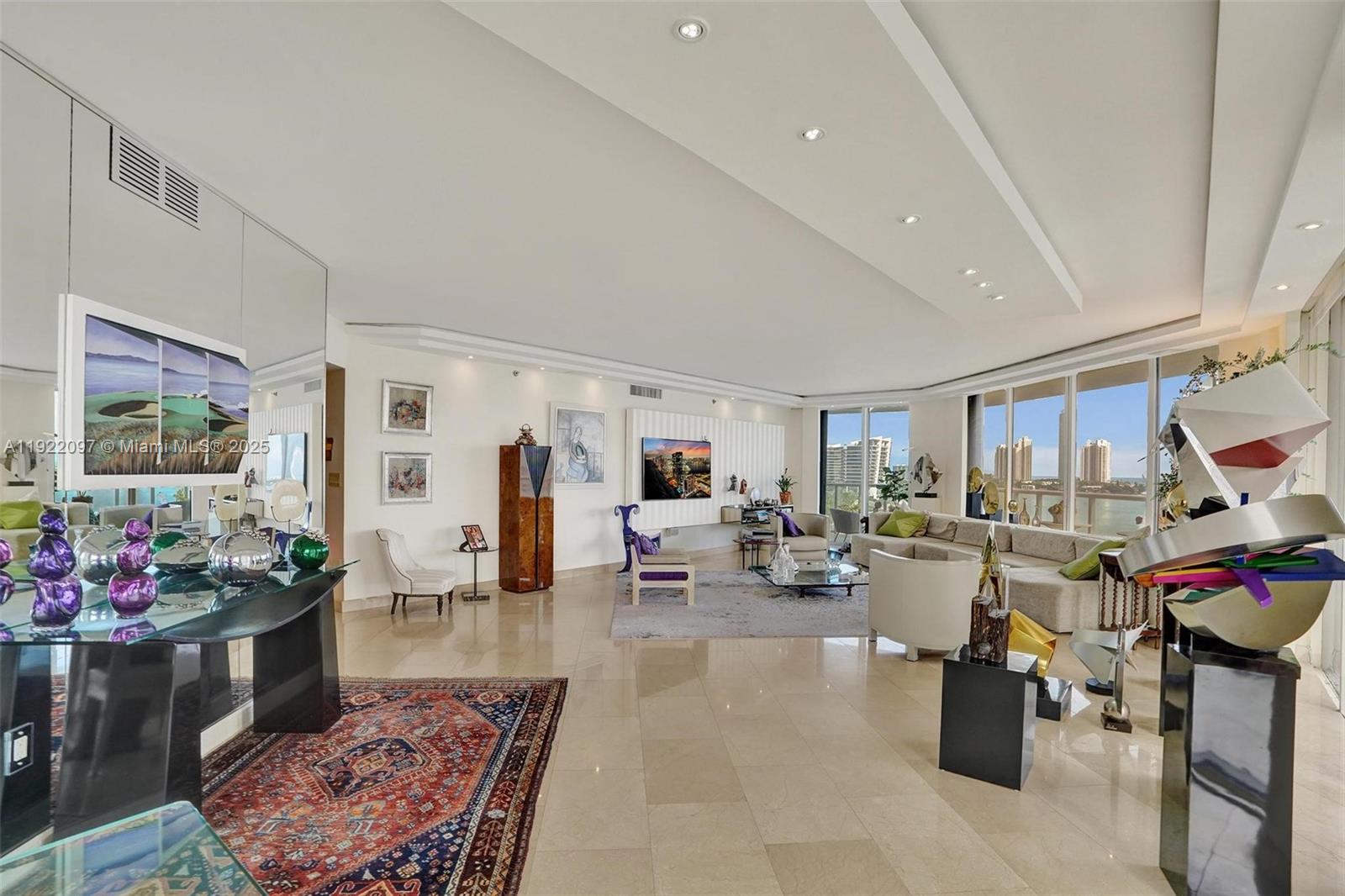 1007 2 / 2 2120 sq. ft. $ 2025-11-28 0 foto