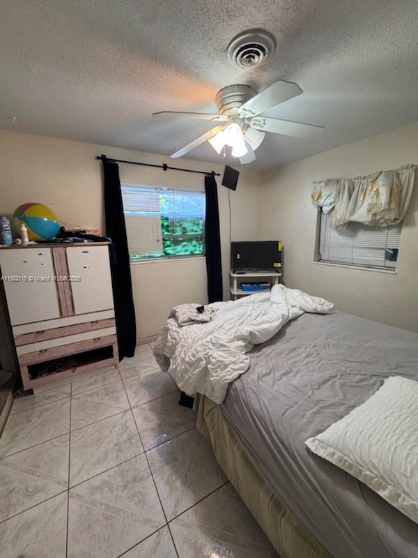 5890 3 / 1 1358 sq. ft. $ 2025-11-28 0 Photo