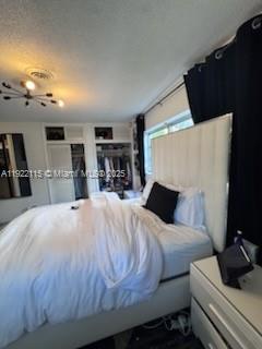 5890 3 / 1 1358 sq. ft. $ 2025-11-28 0 Photo