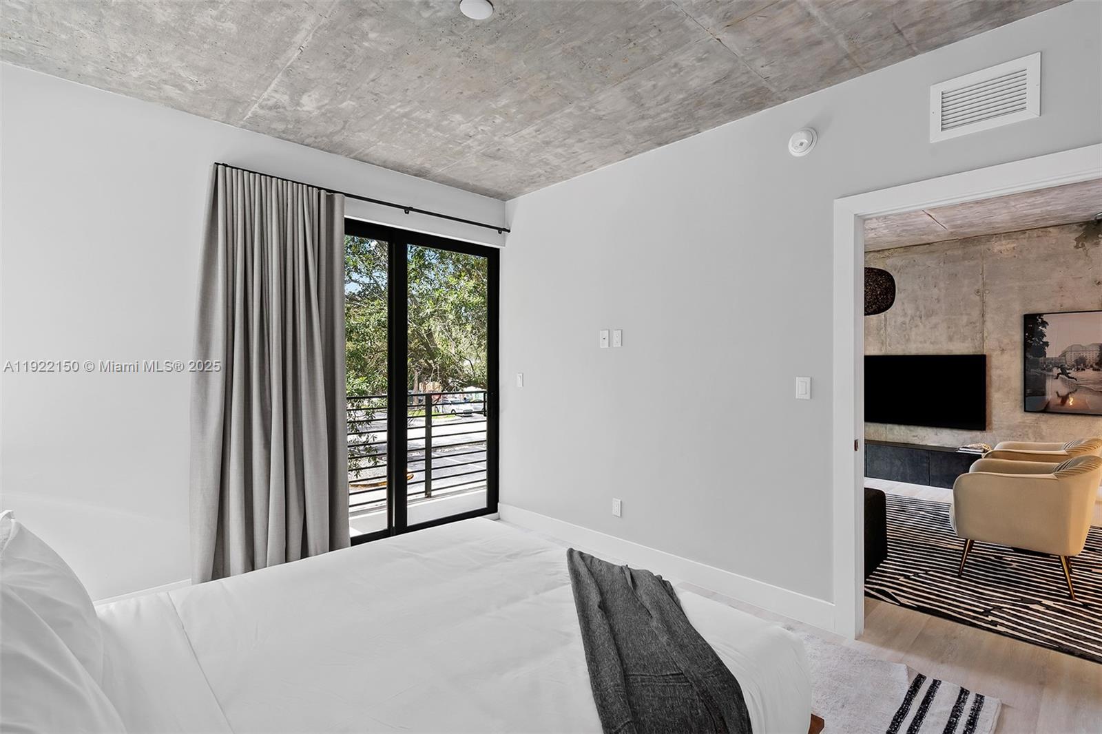   /   sq. ft. $ 2025-11-28 0 Photo