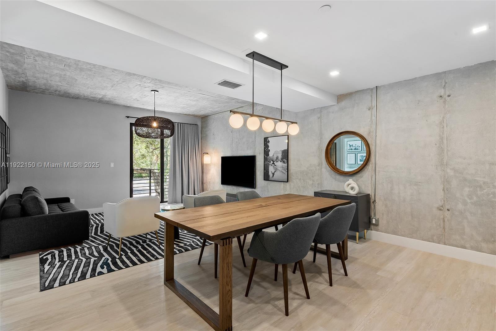   /   sq. ft. $ 2025-11-28 0 Photo