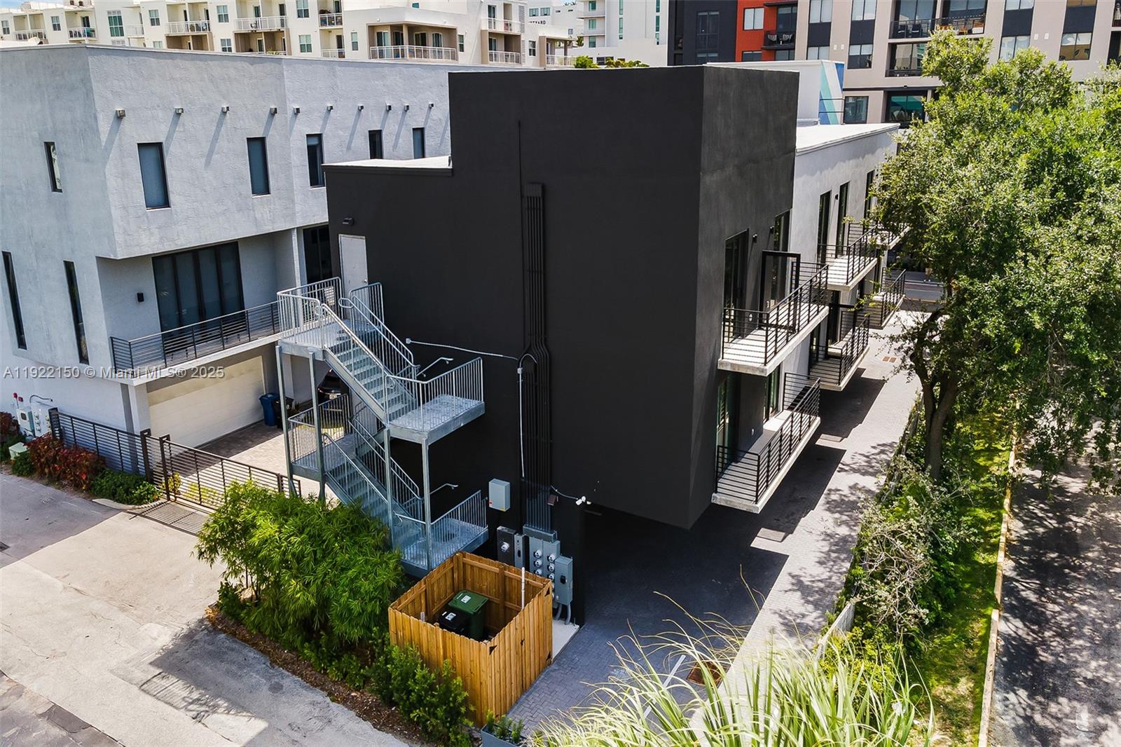   /   sq. ft. $ 2025-11-28 0 Photo