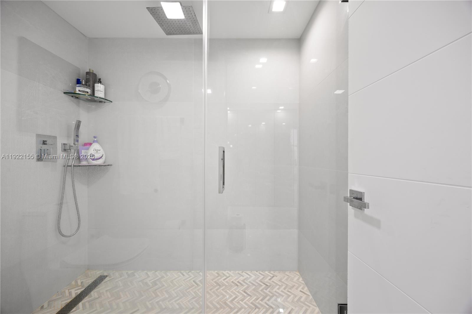 Photo of 20379 Country Club Dr  #1533, Aventura, Florida, 33180 - 