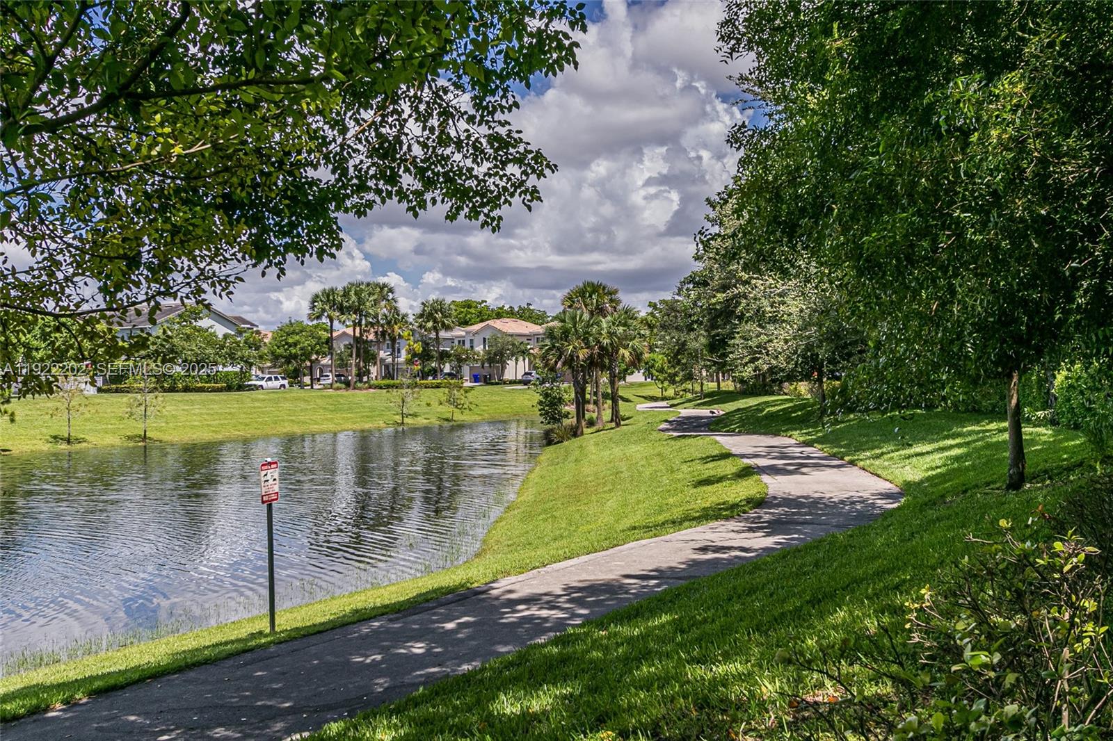 See details 609 1 / 2 844 sq. ft. $ 2025-11-29 0 Photo