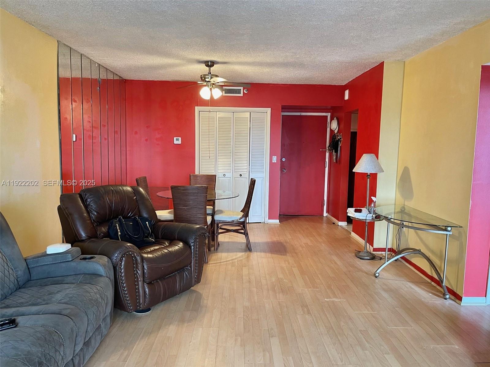 See details 609 1 / 2 844 sq. ft. $ 2025-11-29 0 Photo