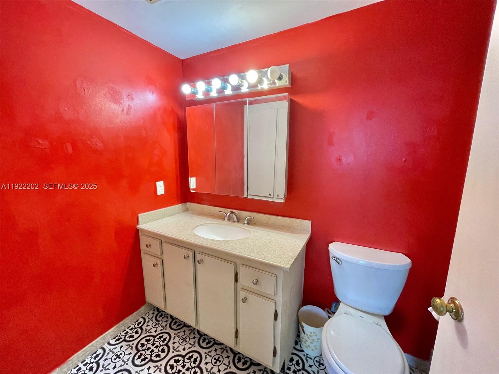 See details 609 1 / 2 844 sq. ft. $ 2025-11-29 0 Photo