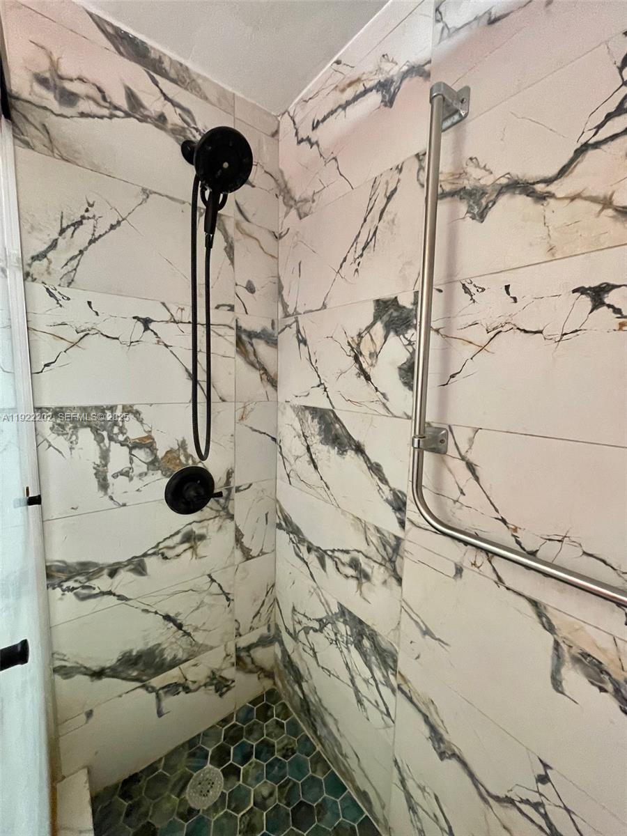 See details 609 1 / 2 844 sq. ft. $ 2025-11-29 0 Photo