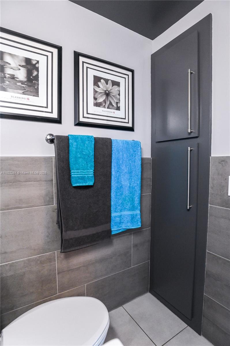 See details 804 1 / 2 844 sq. ft. $ 2025-11-29 0 Photo