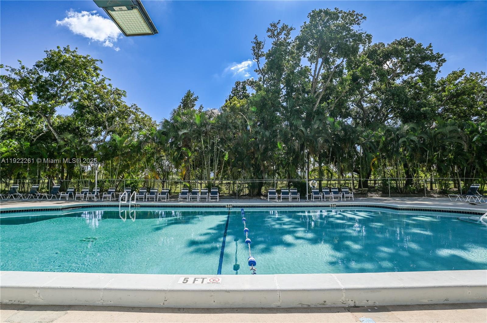 See details 804 1 / 2 844 sq. ft. $ 2025-11-29 0 Photo