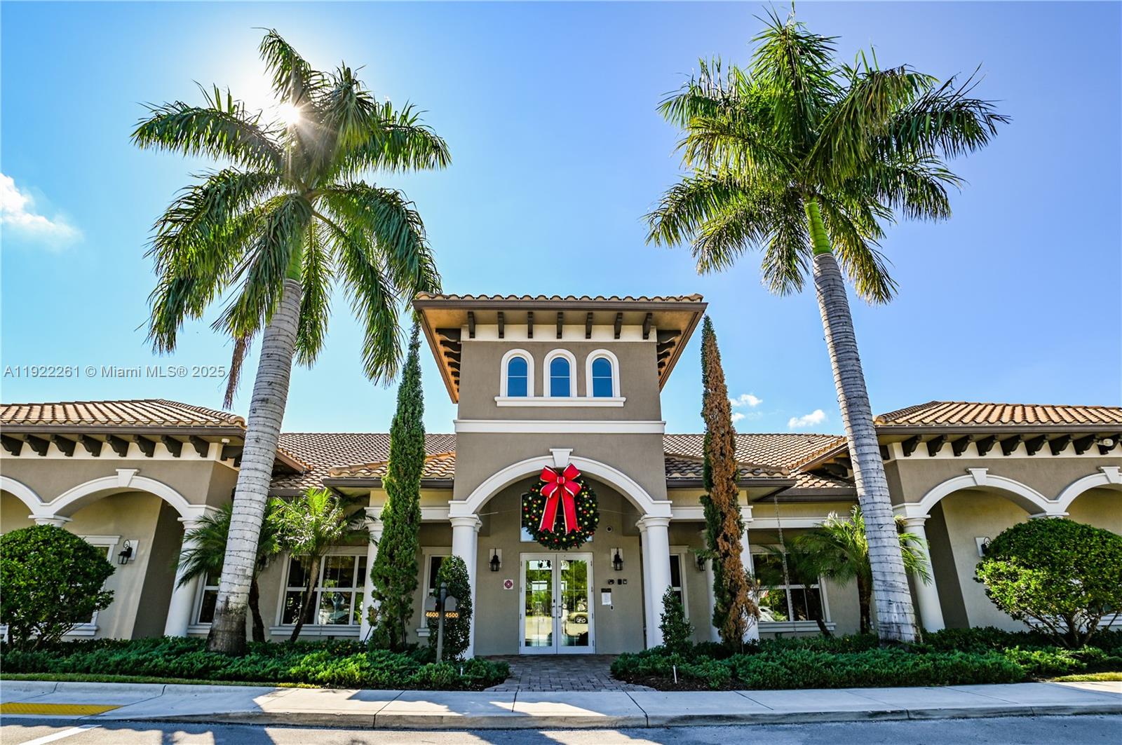 See details 804 1 / 2 844 sq. ft. $ 2025-11-29 0 Photo