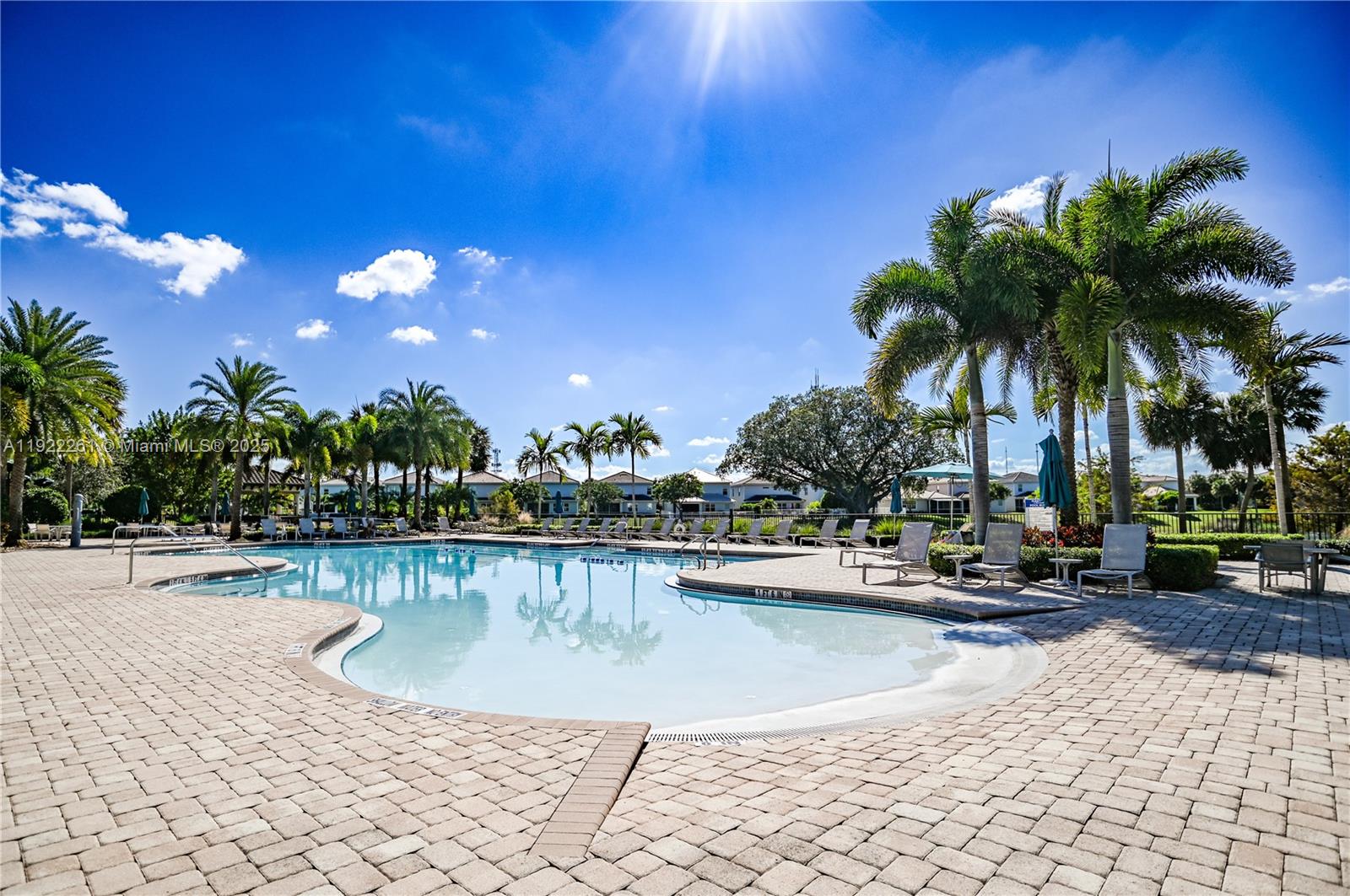 See details 804 1 / 2 844 sq. ft. $ 2025-11-29 0 Photo