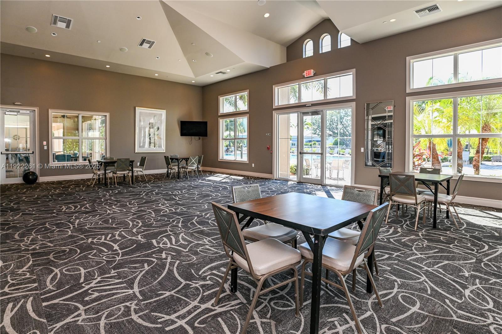 See details 804 1 / 2 844 sq. ft. $ 2025-11-29 0 Photo