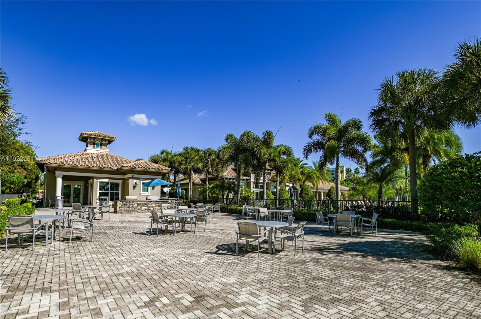 See details 804 1 / 2 844 sq. ft. $ 2025-11-29 0 Photo