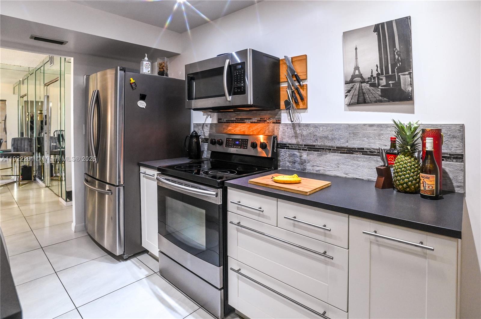 See details 804 1 / 2 844 sq. ft. $ 2025-11-29 0 Photo