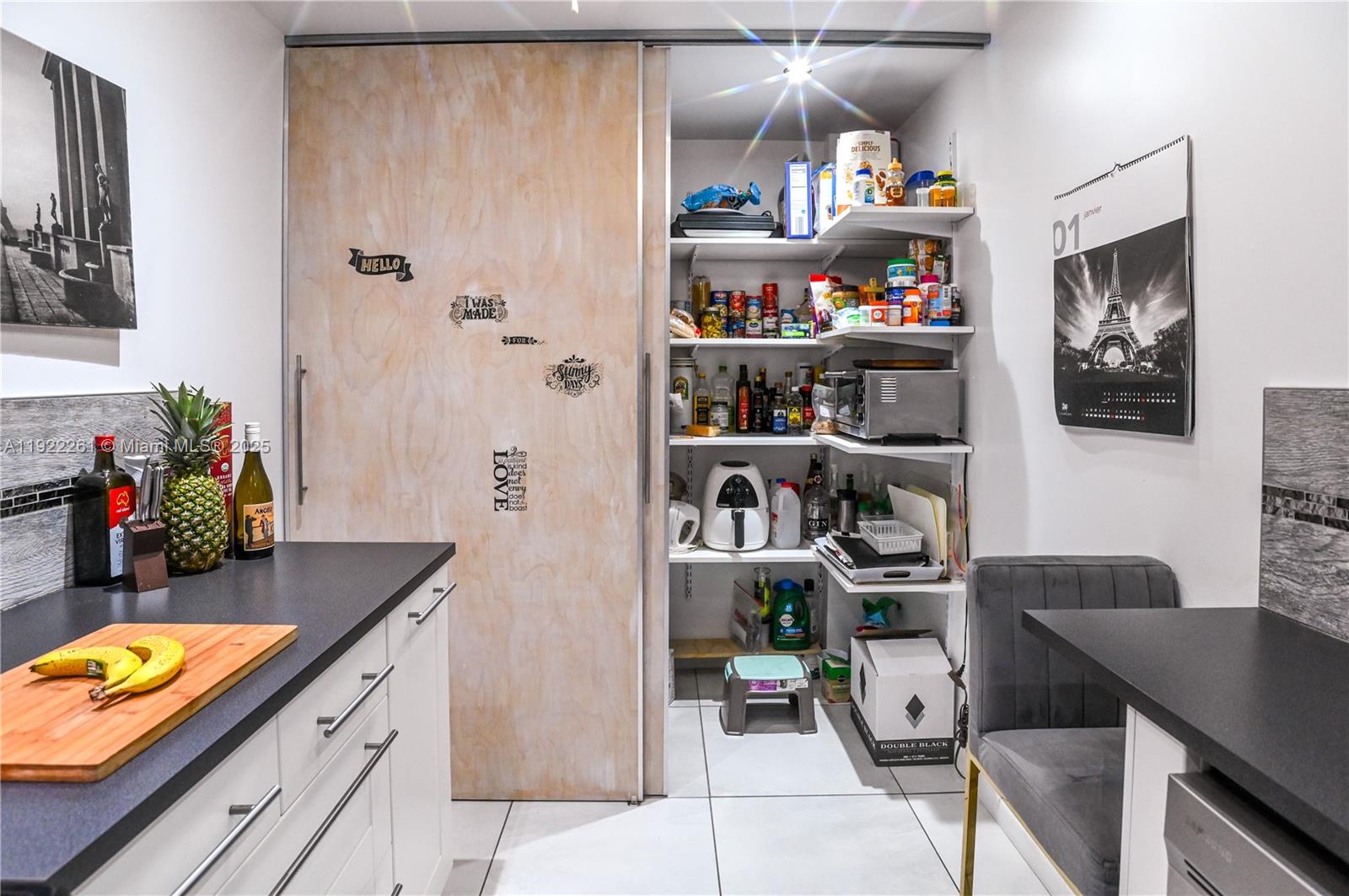 See details 804 1 / 2 844 sq. ft. $ 2025-11-29 0 Photo