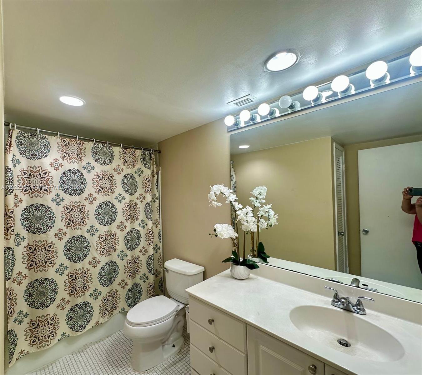 Photo of 19390 Collins Ave #414, Sunny Isles Beach, Florida, 33160 -