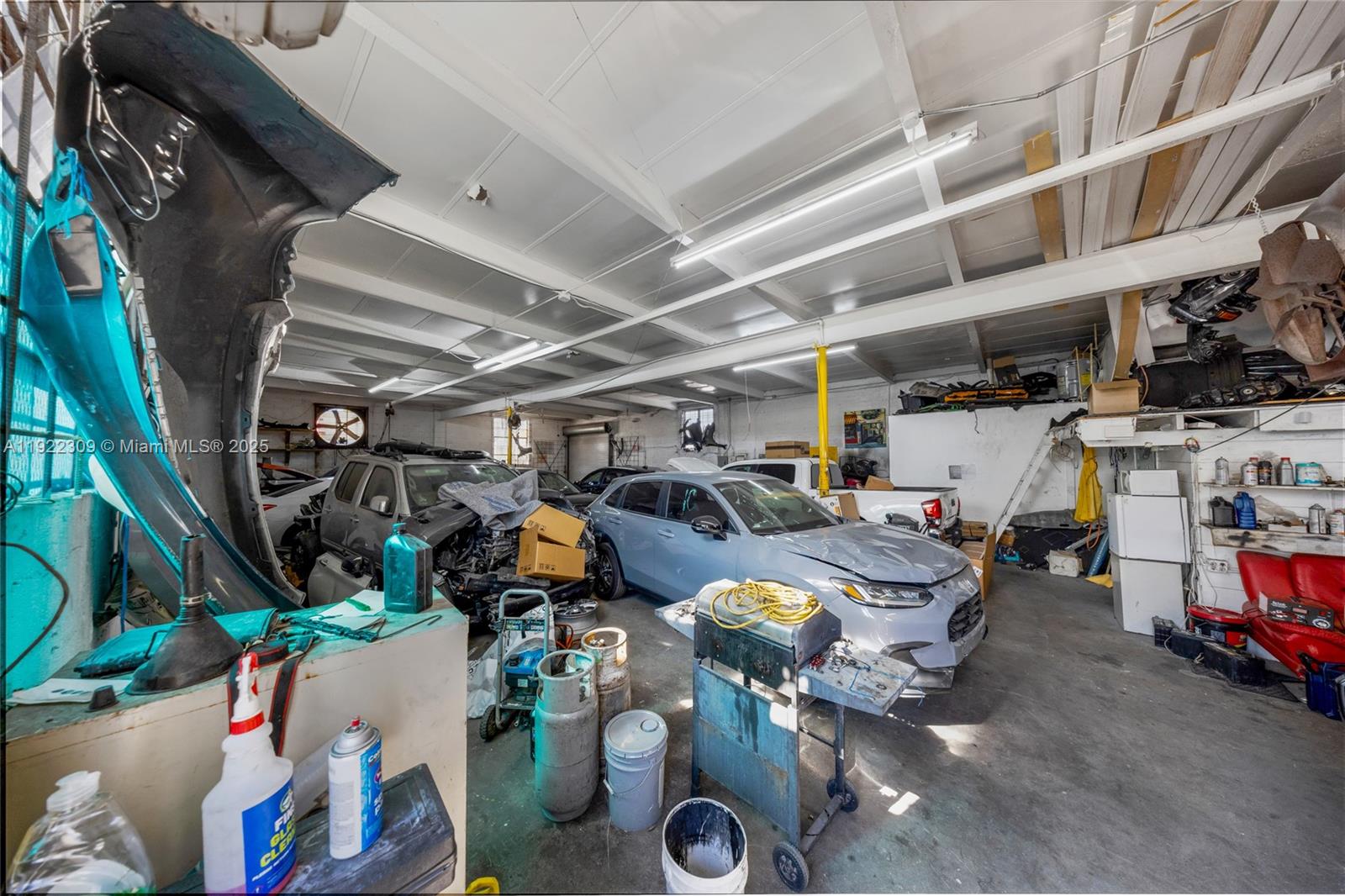 See details / sq. ft. $ 2025-11-29 0 Photo