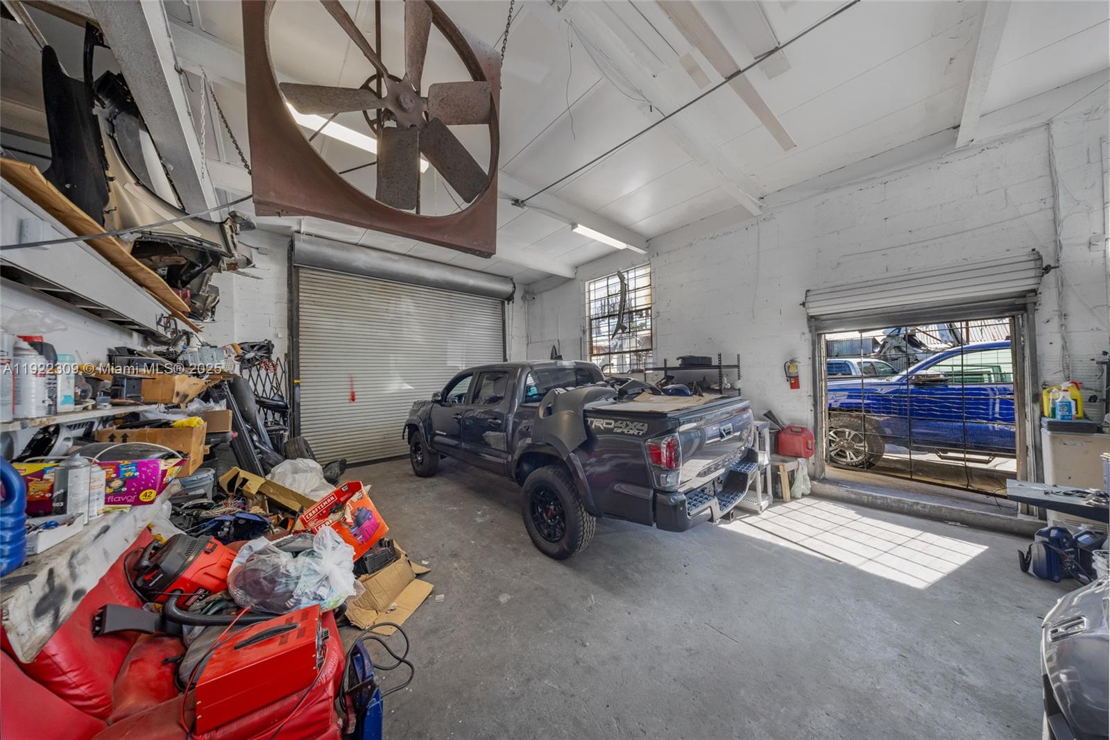 See details / sq. ft. $ 2025-11-29 0 Photo