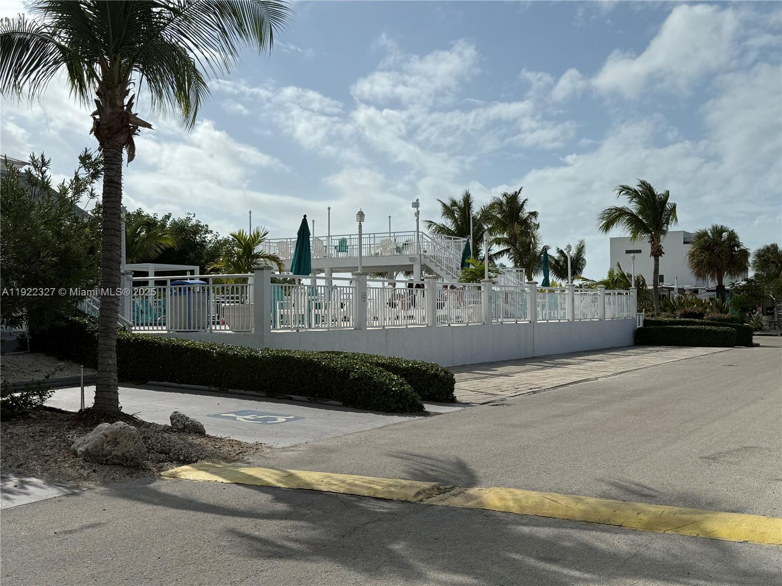   /   sq. ft. $ 2025-11-29 0 foto