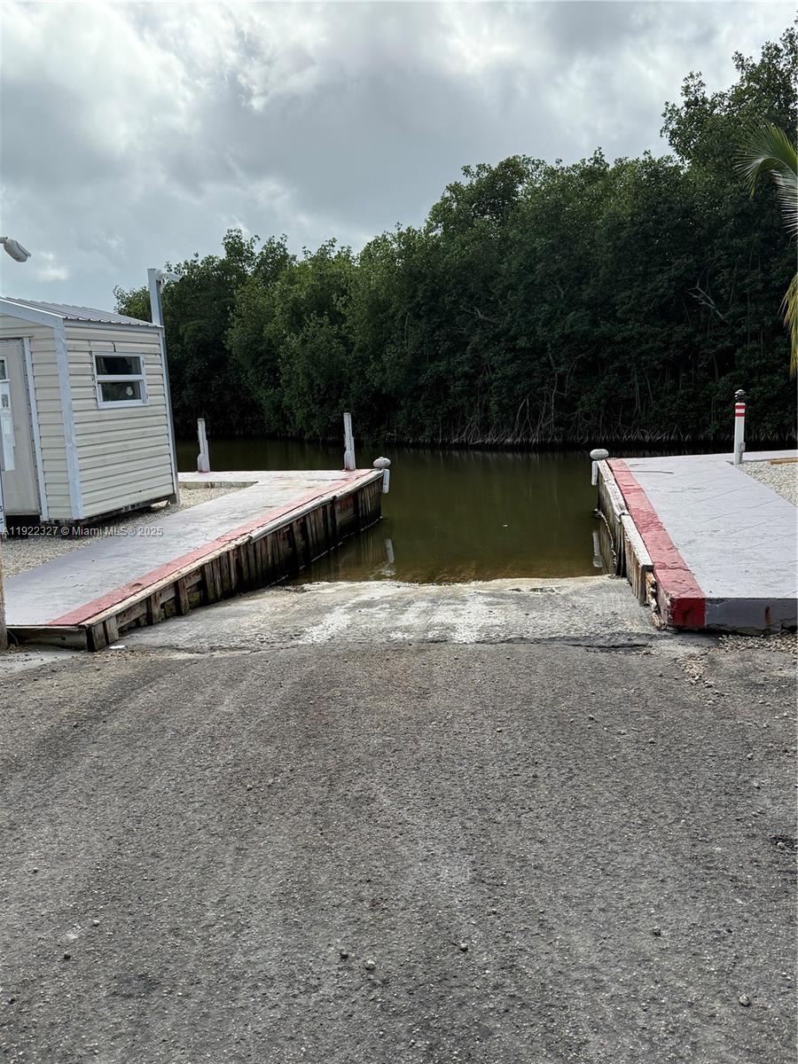   /   sq. ft. $ 2025-11-29 0 foto