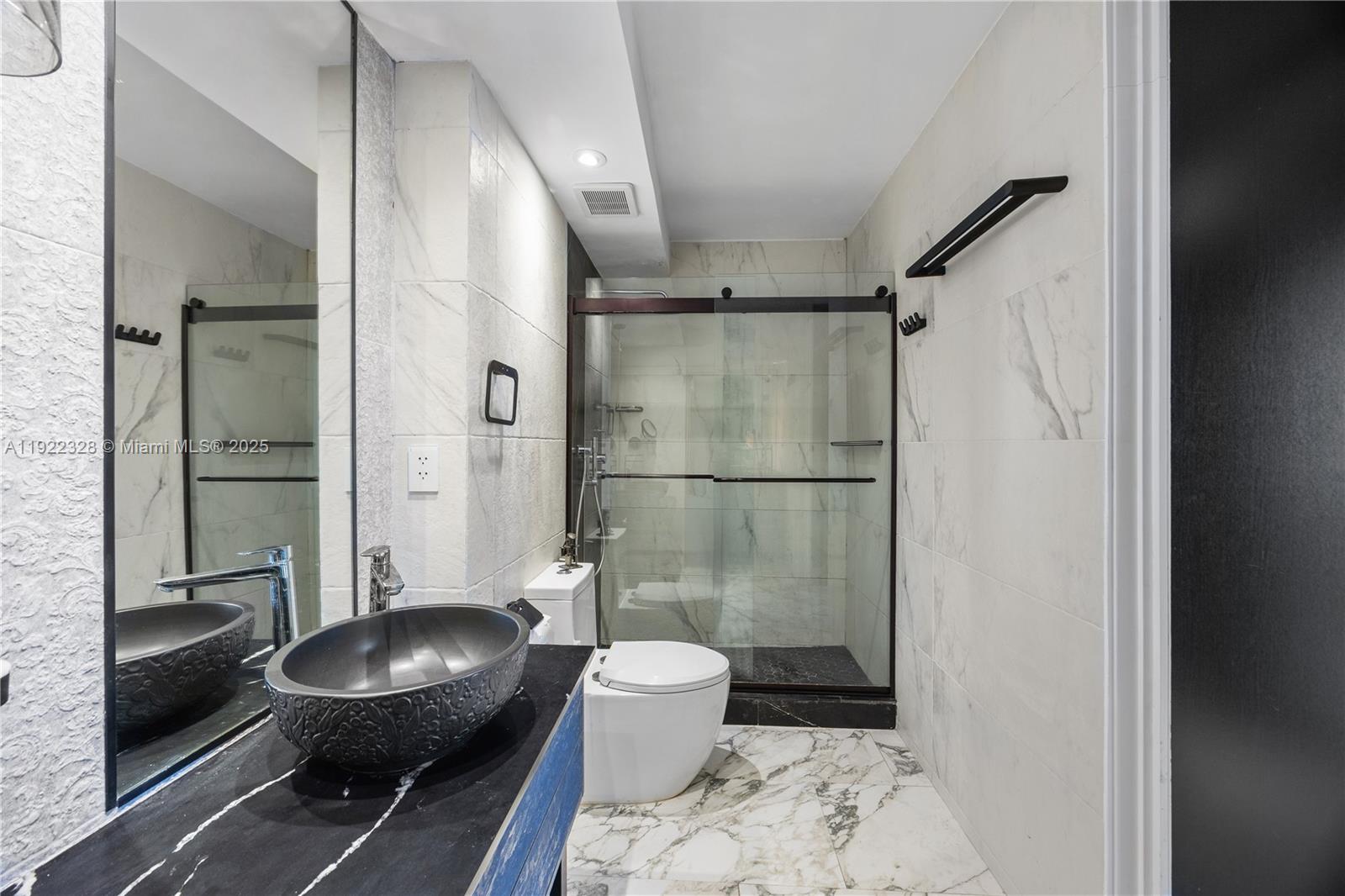 Photo of 20379 Country Club Dr  #2333, Aventura, Florida, 33180 - 