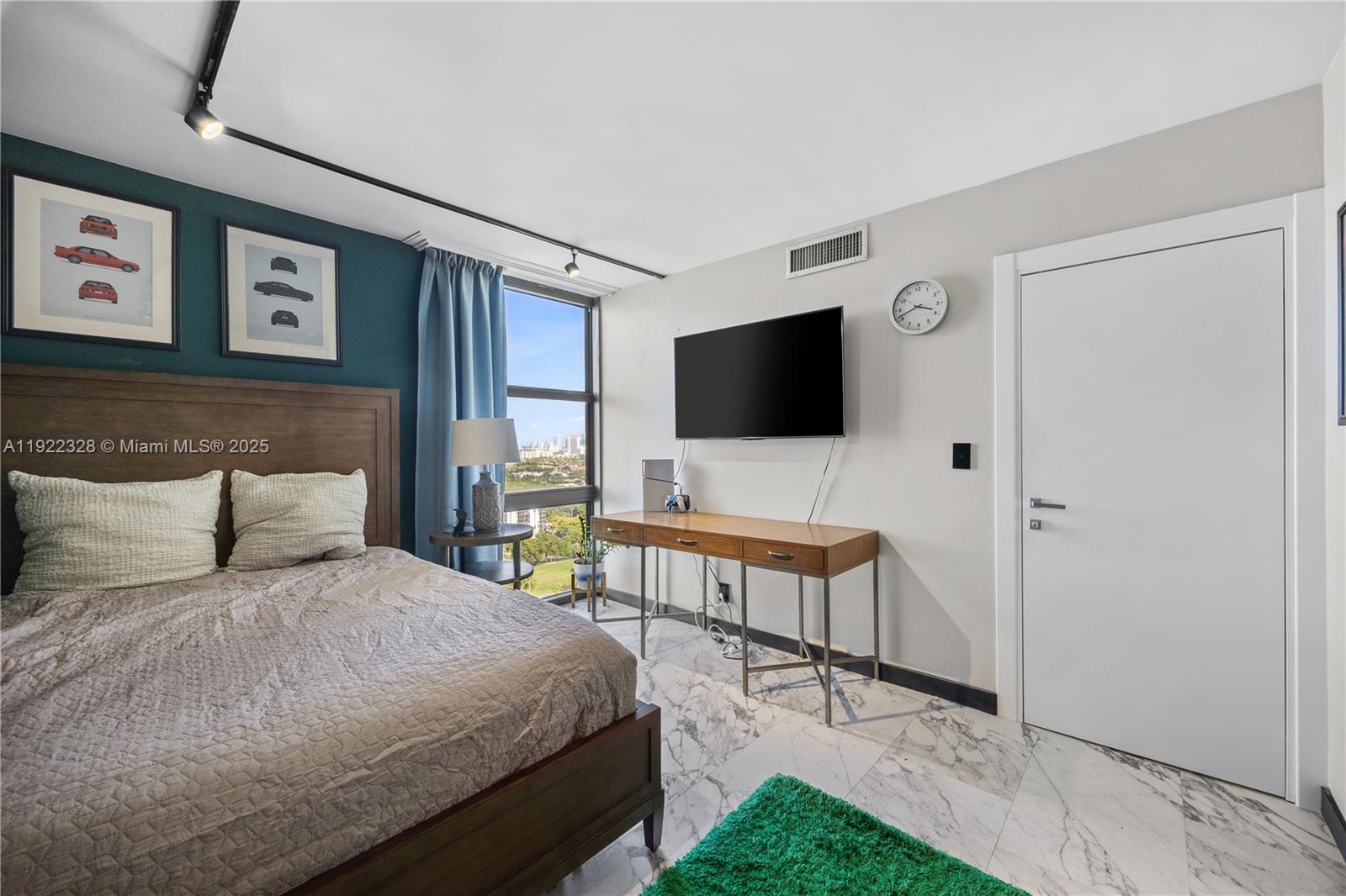 Photo of 20379 Country Club Dr  #2333, Aventura, Florida, 33180 - 