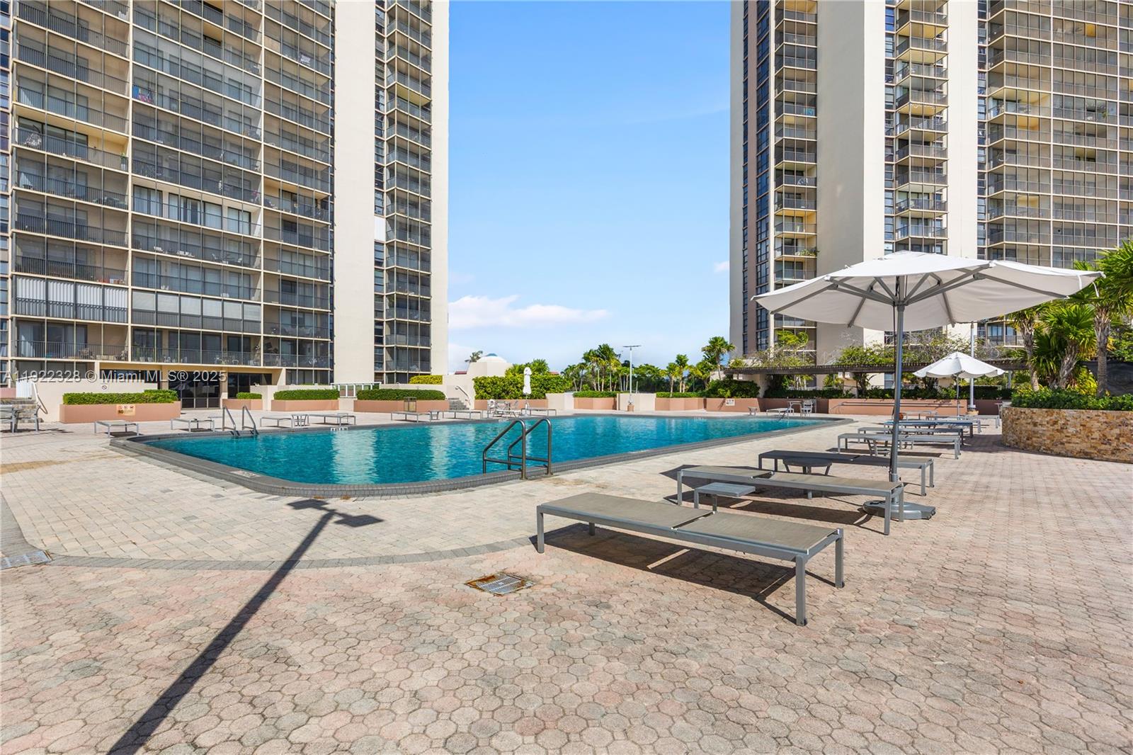 Photo of 20379 Country Club Dr  #2333, Aventura, Florida, 33180 - 