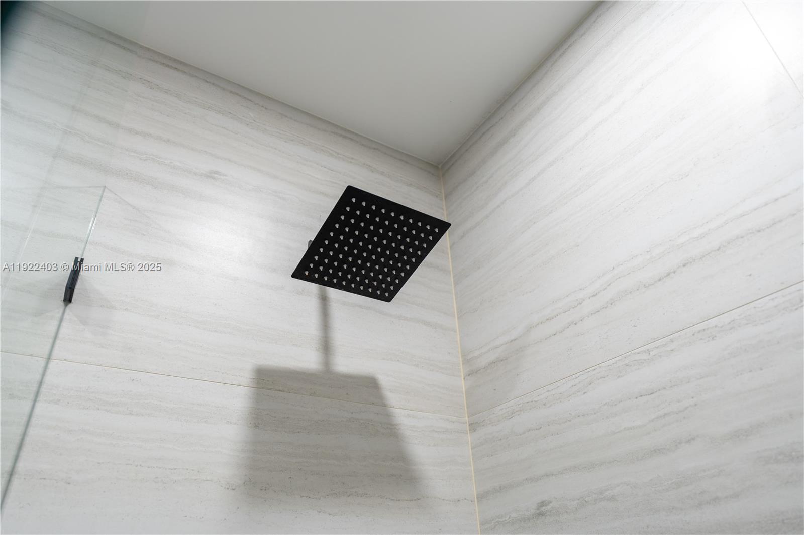   /  2295 sq. ft. $ 2025-11-30 0 Photo