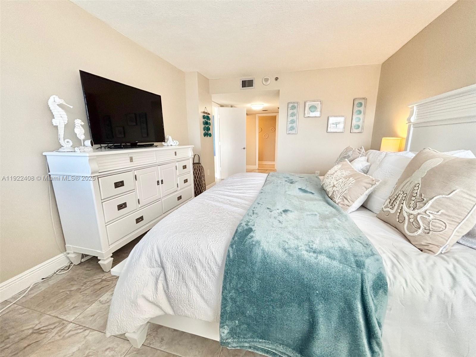 Photo of 1201 Ocean Dr  #1610S, Hollywood, Florida, 33019 - 