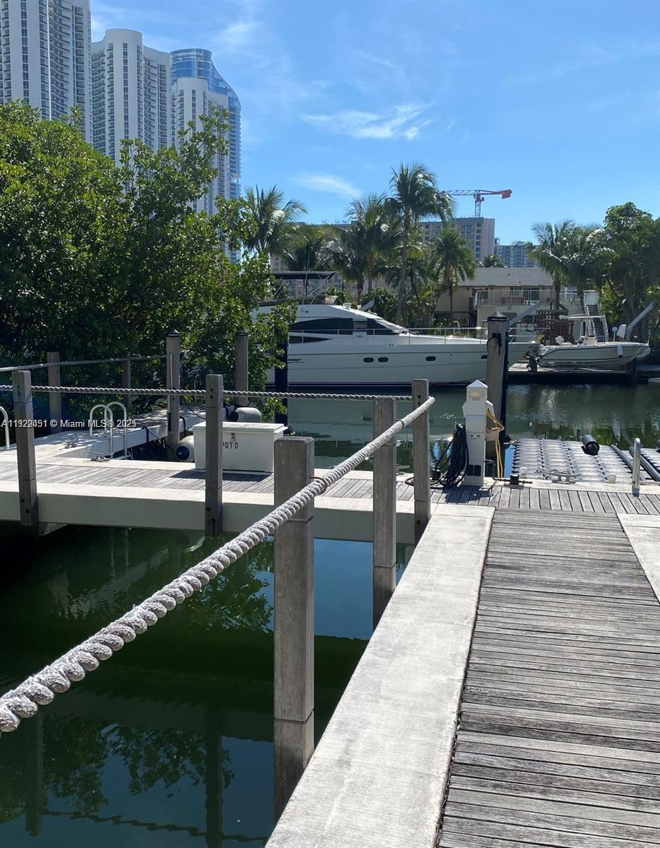   /   sq. ft. $ 2025-11-30 0 foto