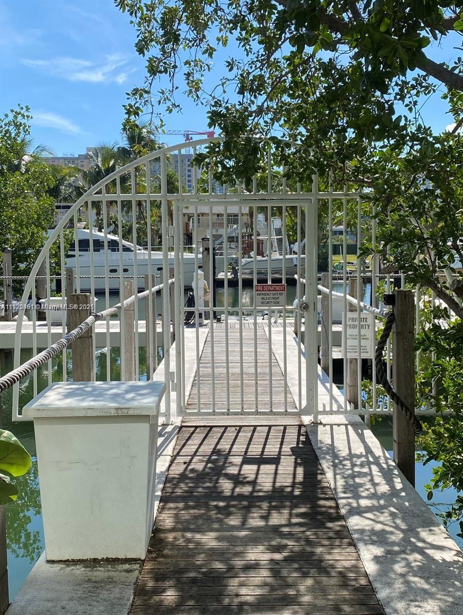   /   sq. ft. $ 2025-11-30 0 foto