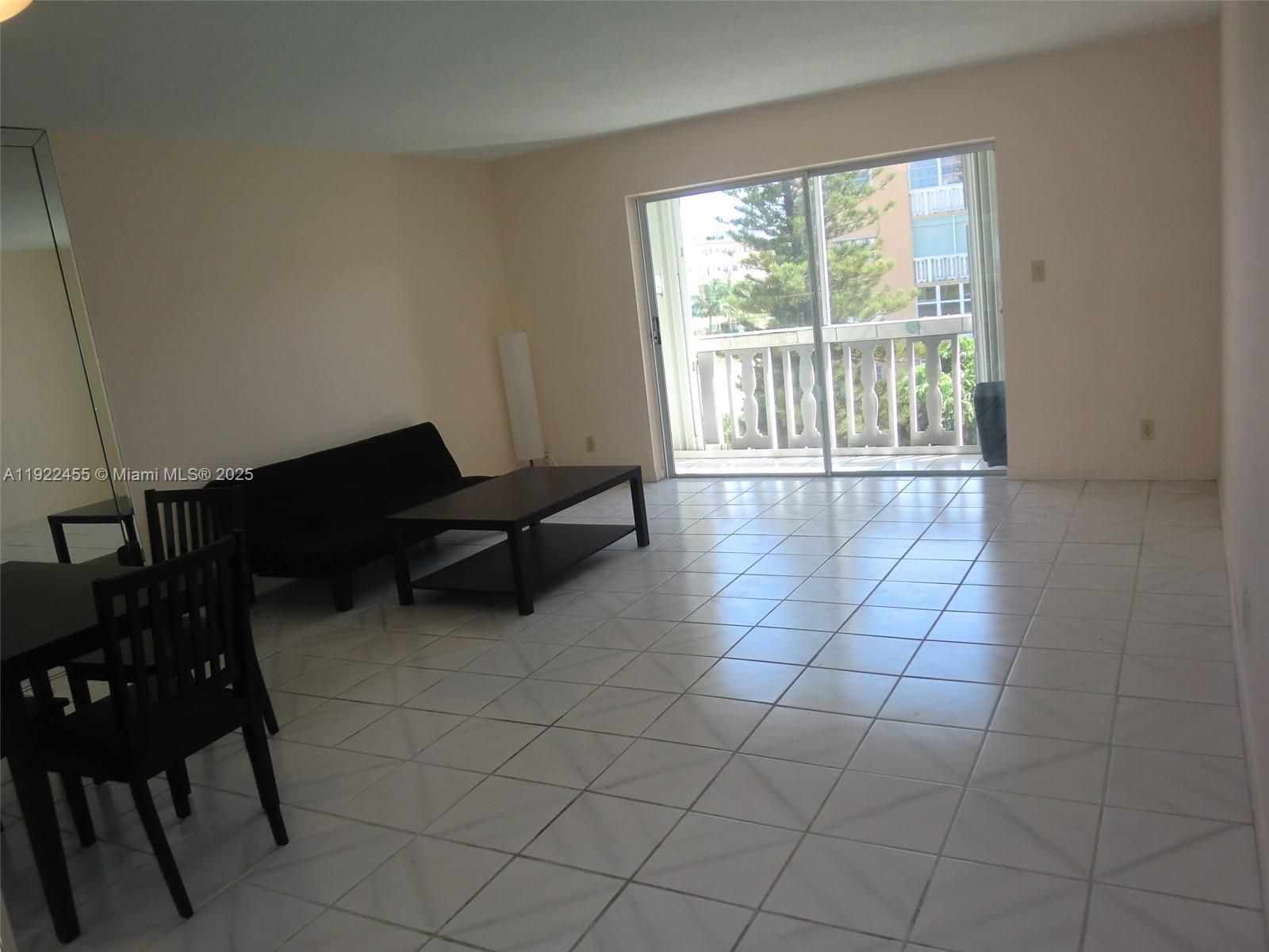 Photo of 233 14th Ave #402, Hallandale Beach, Florida, 33009 -