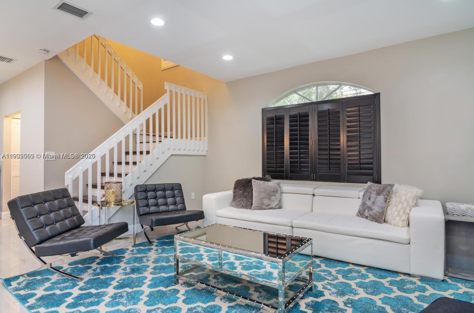 Photo of 1140 Chestnut Ln  (1140), Hollywood, Florida, 33019 - 