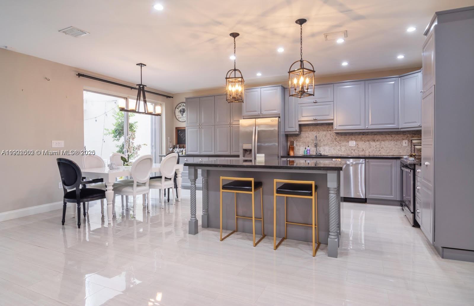 Photo of 1140 Chestnut Ln  (1140), Hollywood, Florida, 33019 - 