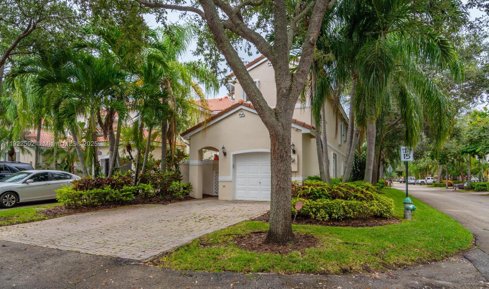 Photo of 1140 Chestnut Ln  (1140), Hollywood, Florida, 33019 - 