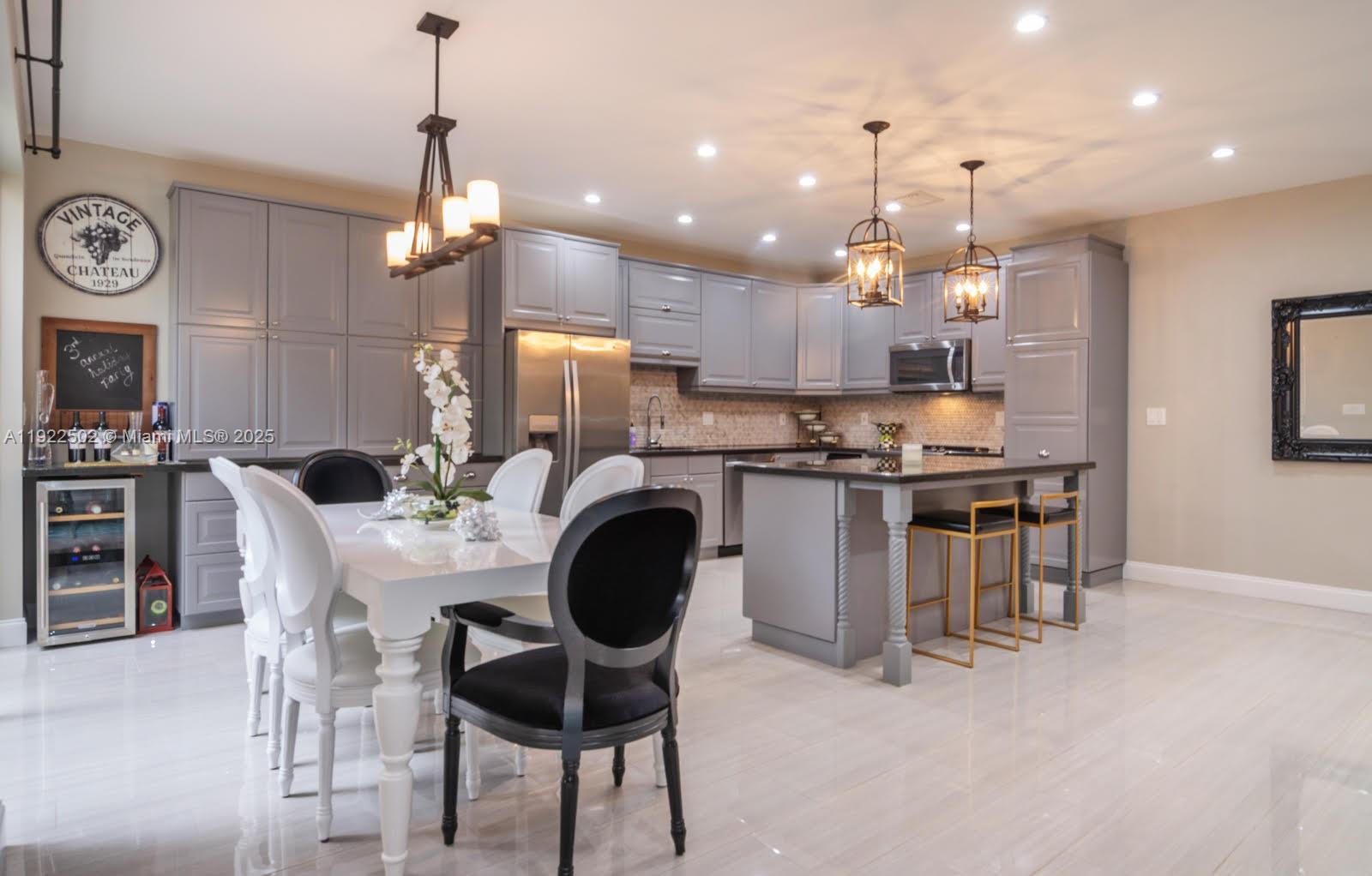 Photo of 1140 Chestnut Ln  (1140), Hollywood, Florida, 33019 - 