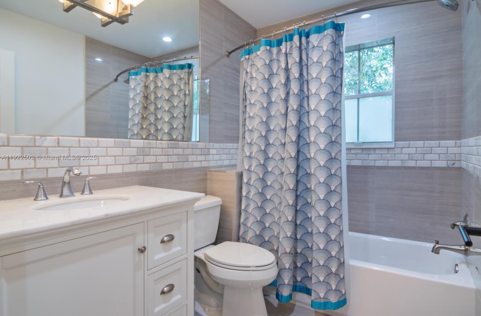 Photo of 1140 Chestnut Ln  (1140), Hollywood, Florida, 33019 - 