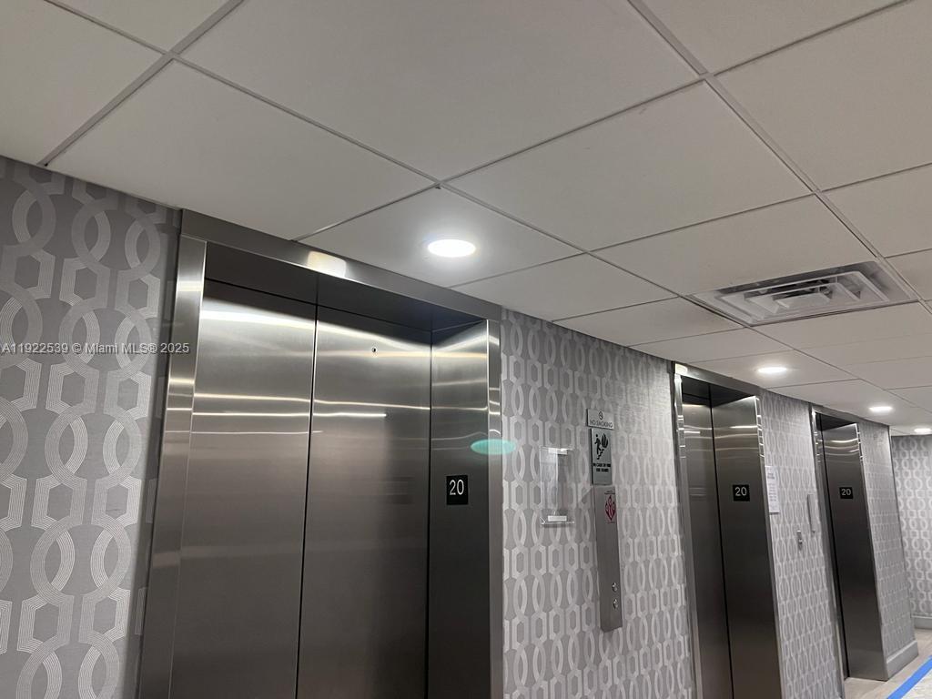 Ver detalles 201 1 / 2 762 sq. ft. $ 2025-12-01 0 foto