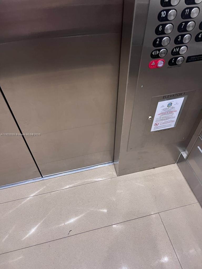 Ver detalles 201 1 / 2 762 sq. ft. $ 2025-12-01 0 foto