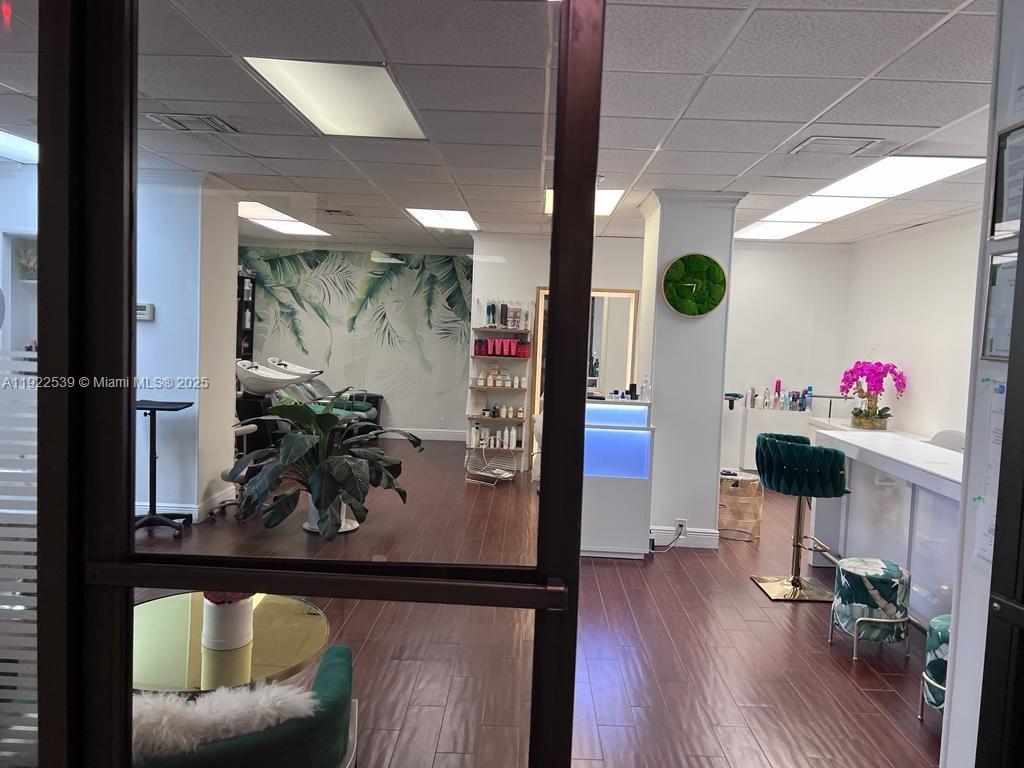 Ver detalles 201 1 / 2 762 sq. ft. $ 2025-12-01 0 foto