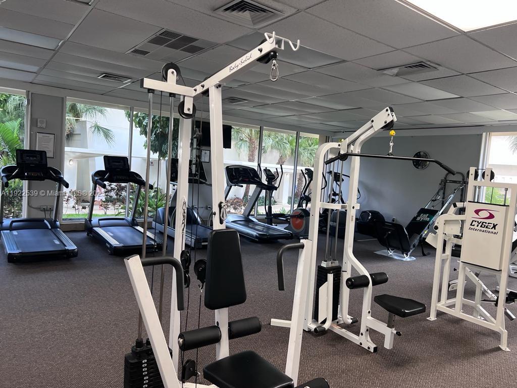 Ver detalles 201 1 / 2 762 sq. ft. $ 2025-12-01 0 foto